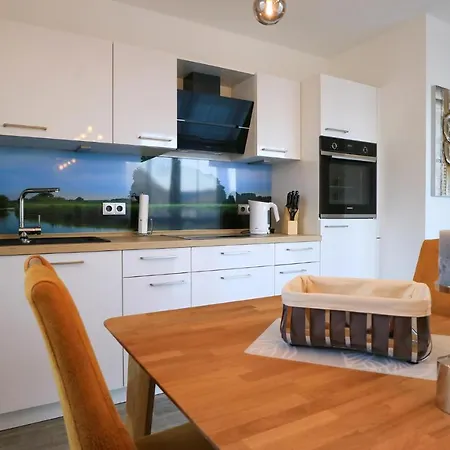 Apartman Awesome In With House Sea View